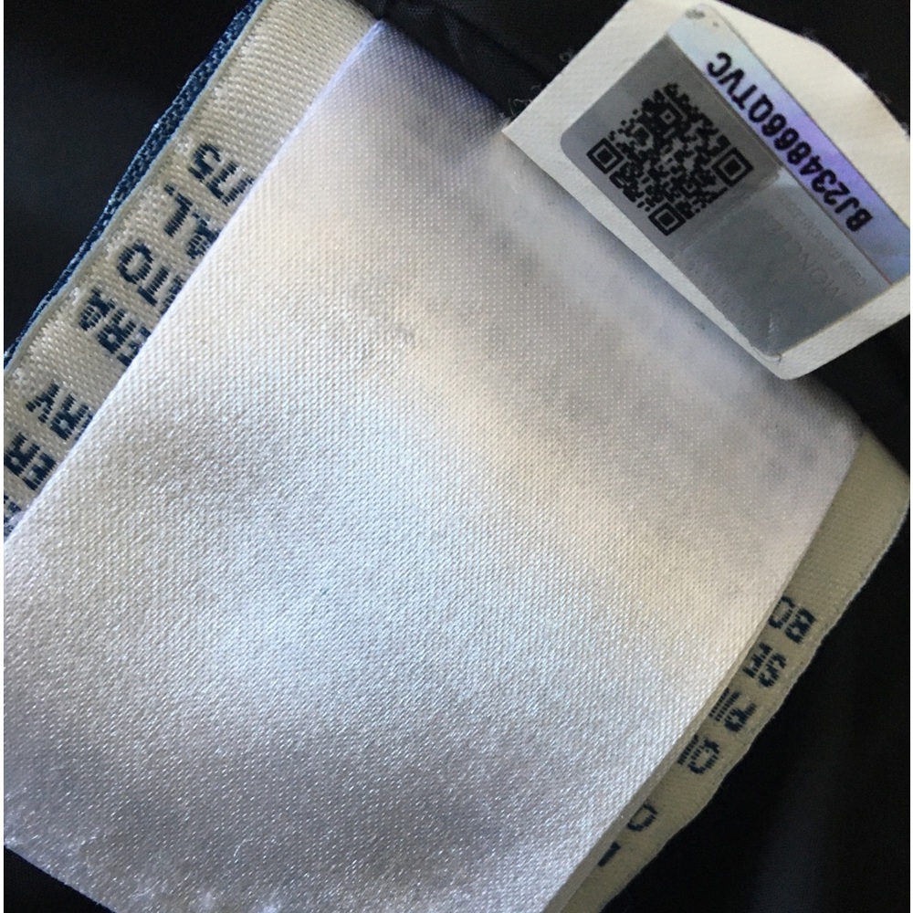 Authentic Moncler jacket - Picture 6 of 12